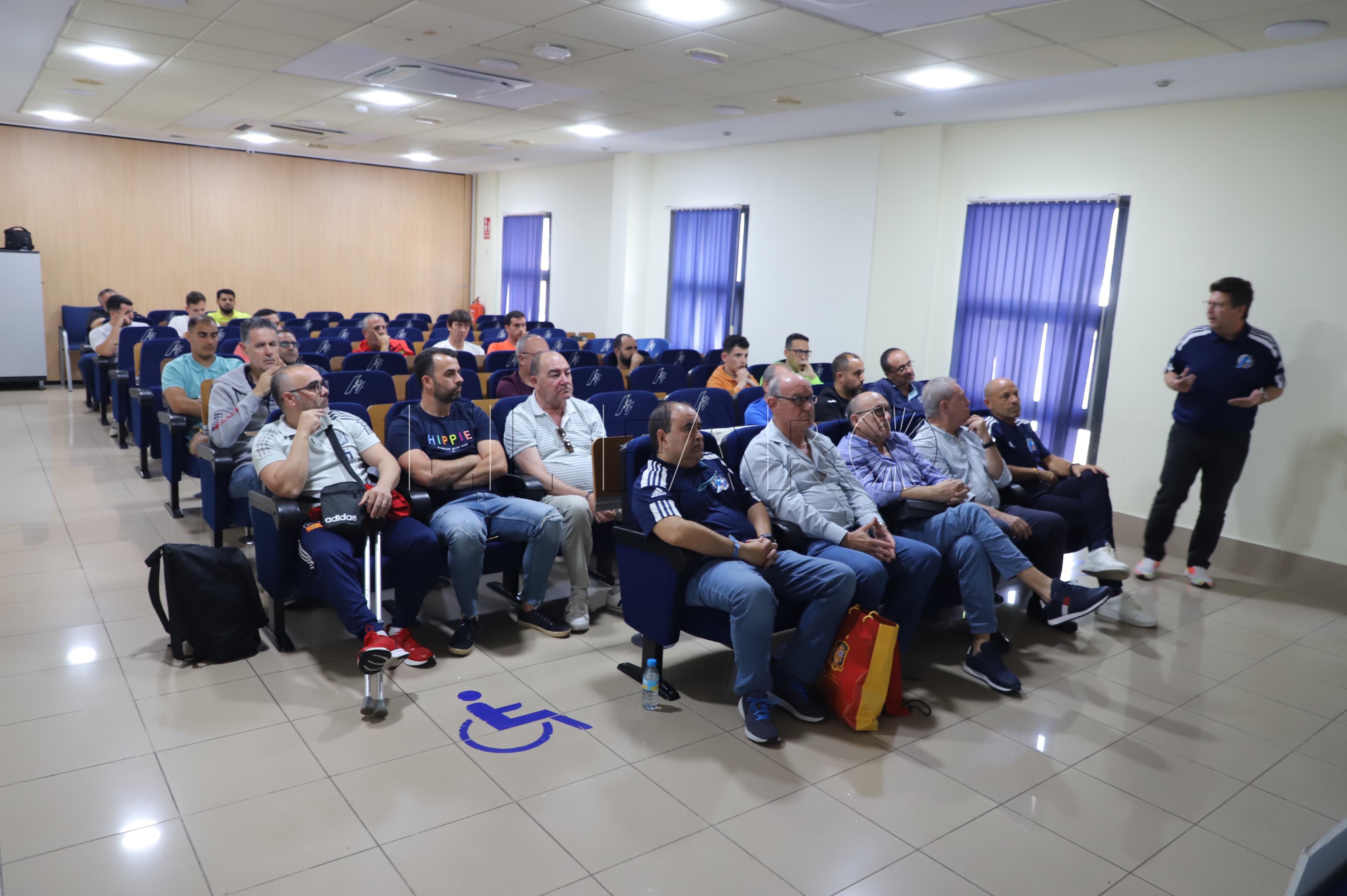 Exitosa jornada de actualización y reciclaje de los técnicos locales