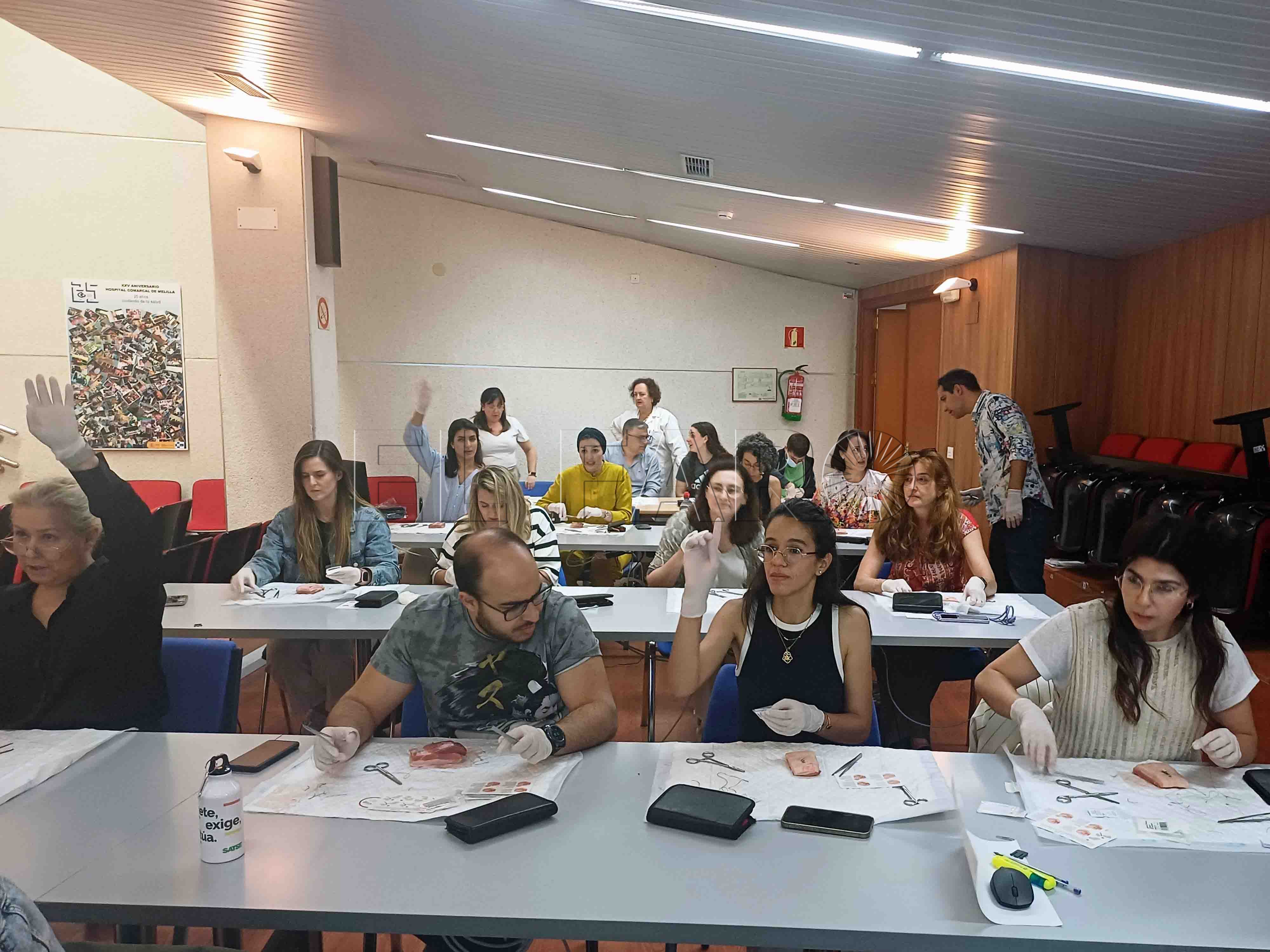Profesionales del Ingesa realizan un curso teórico-práctico de cirugía menor y manejo de heridas