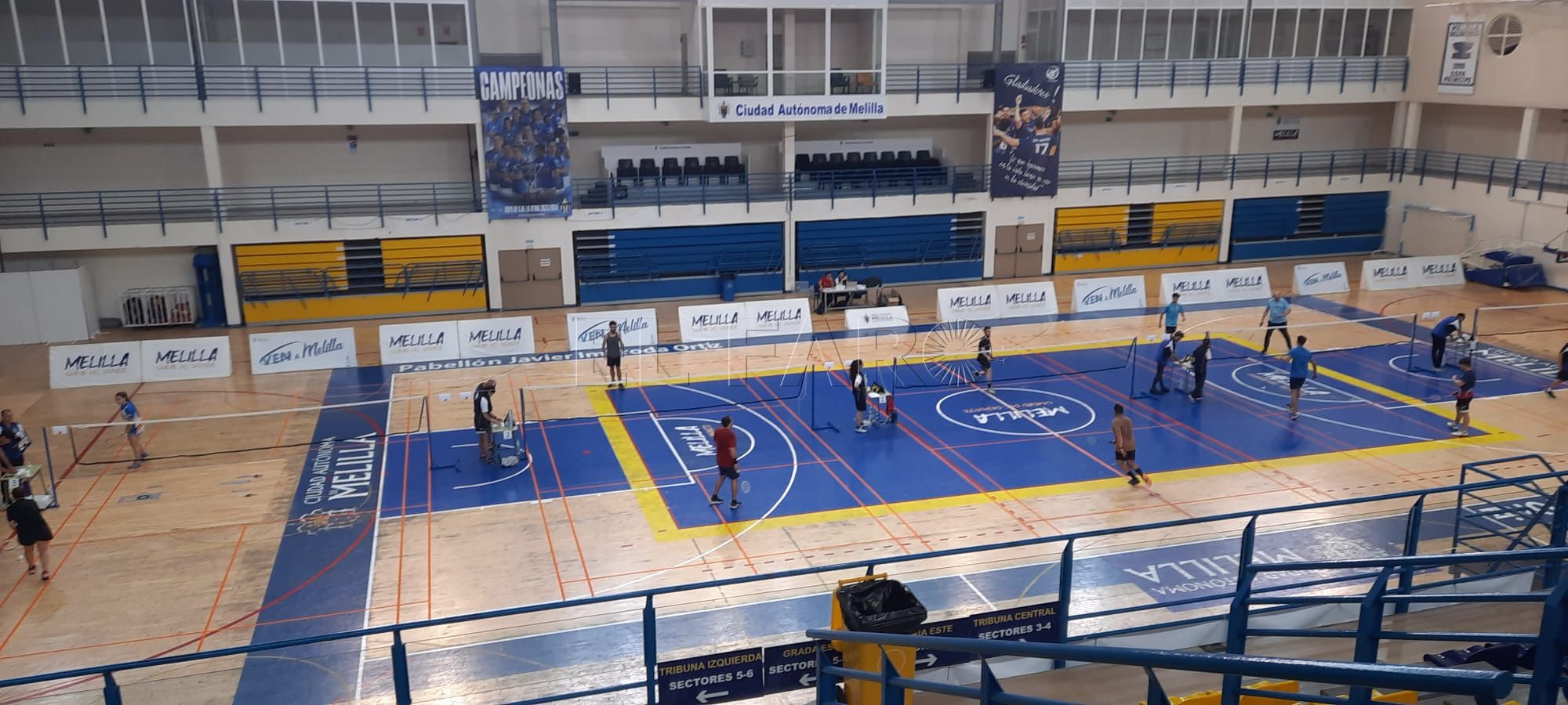 El bádminton local brilla en su torneo