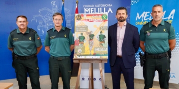 El consejero de Educación, Juventud y Deportes estuvo acompañado en la presentación de este evento solidario por el teniente coronel jefe de la Comandancia de la Guardia Civil de Melilla.