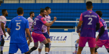 Arnau Masià de espaldas, en el encuentro disputado en el pabellón Javier Imbroda Ortiz, correspondiente a la jornada 21ª de la Liga Regular, frente al UPV Leleman Conqueridor.