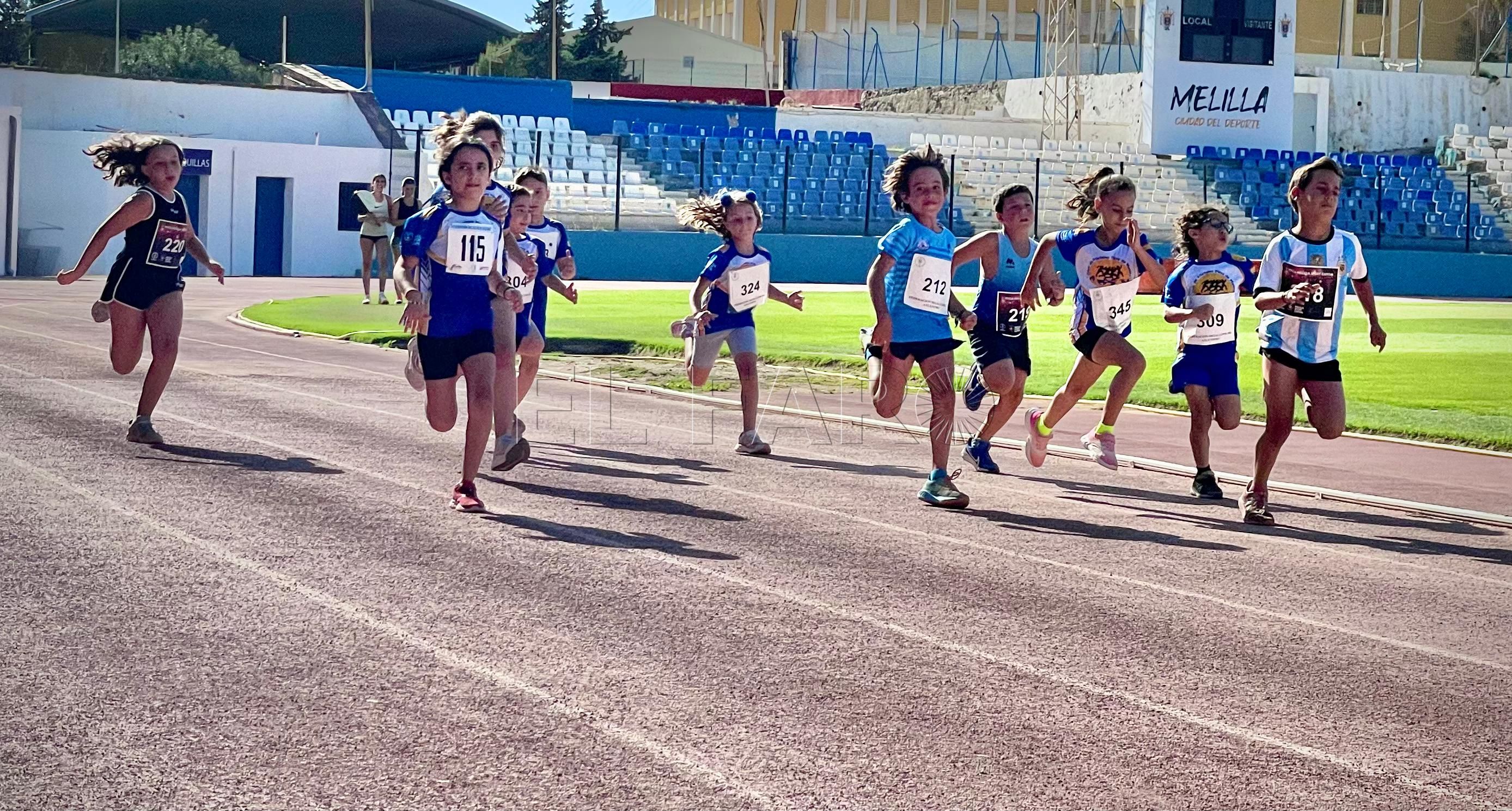 El Playa de Melilla cierra su año con su torneo de Media Distancia