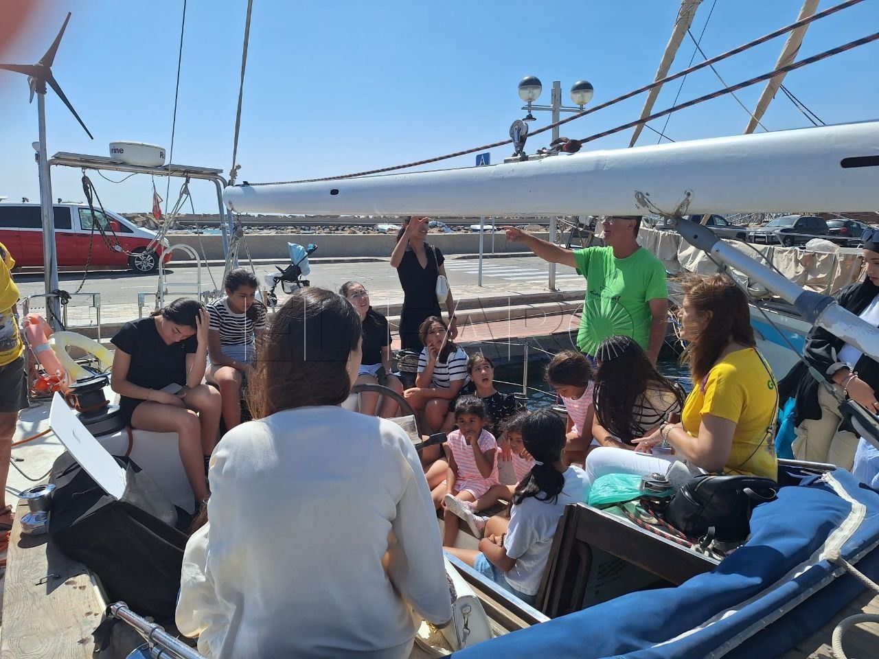 Visitas de jóvenes melillenses al velero Diosa Maat