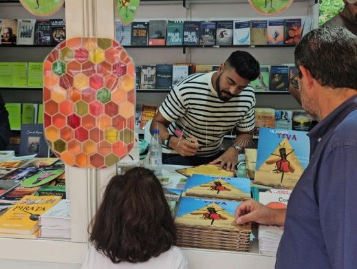 Juan Heredia, satisfecho tras su regreso a la Feria del Libro de Madrid