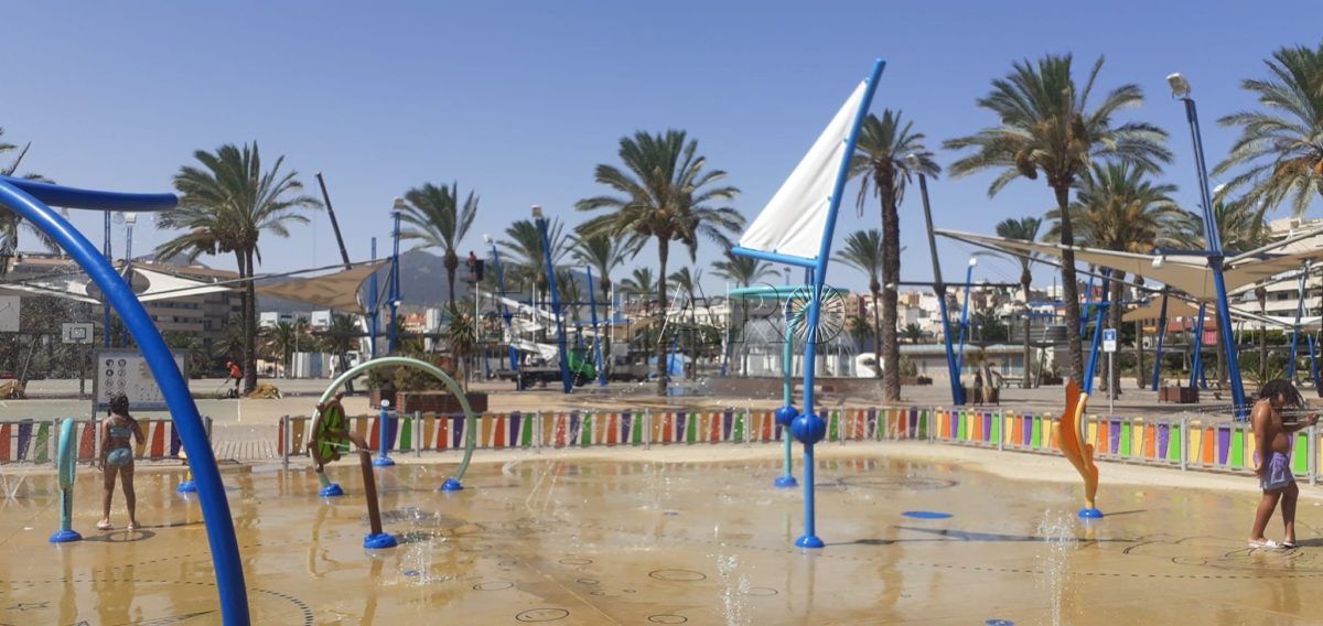El parque acuático de la Plaza Multifuncional estará instalado a finales de este mes