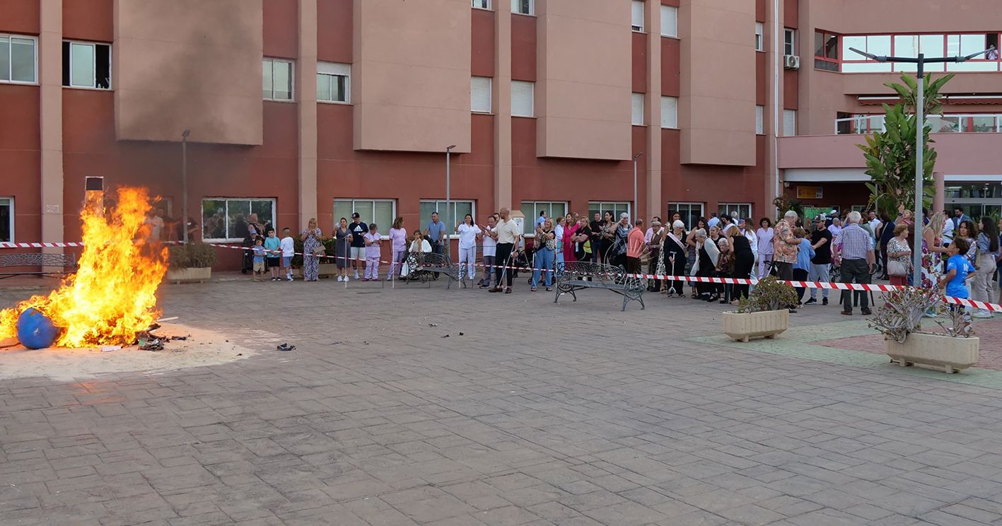 Música, trofeos y candelaria en la Residencia de Mayores para celebrar ‘San Juantonio’