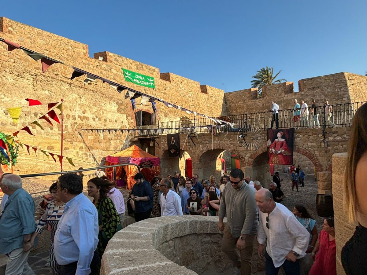 La vuelta del Mercado Renacentista tras cuatro años llena de vida las calles de Melilla la Vieja