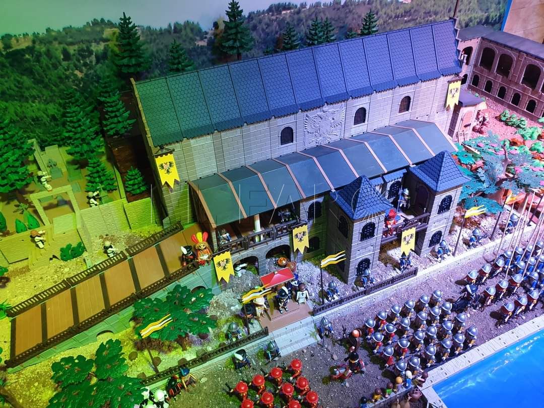 La Casa de Ceuta en Melilla inaugura un diorama de Playmobil sobre el Monasterio de Yuste