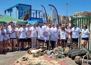 Buceo Melilla retira más de 450 kilos de residuos de los fondos marinos de Aguadú y Horcas Coloradas