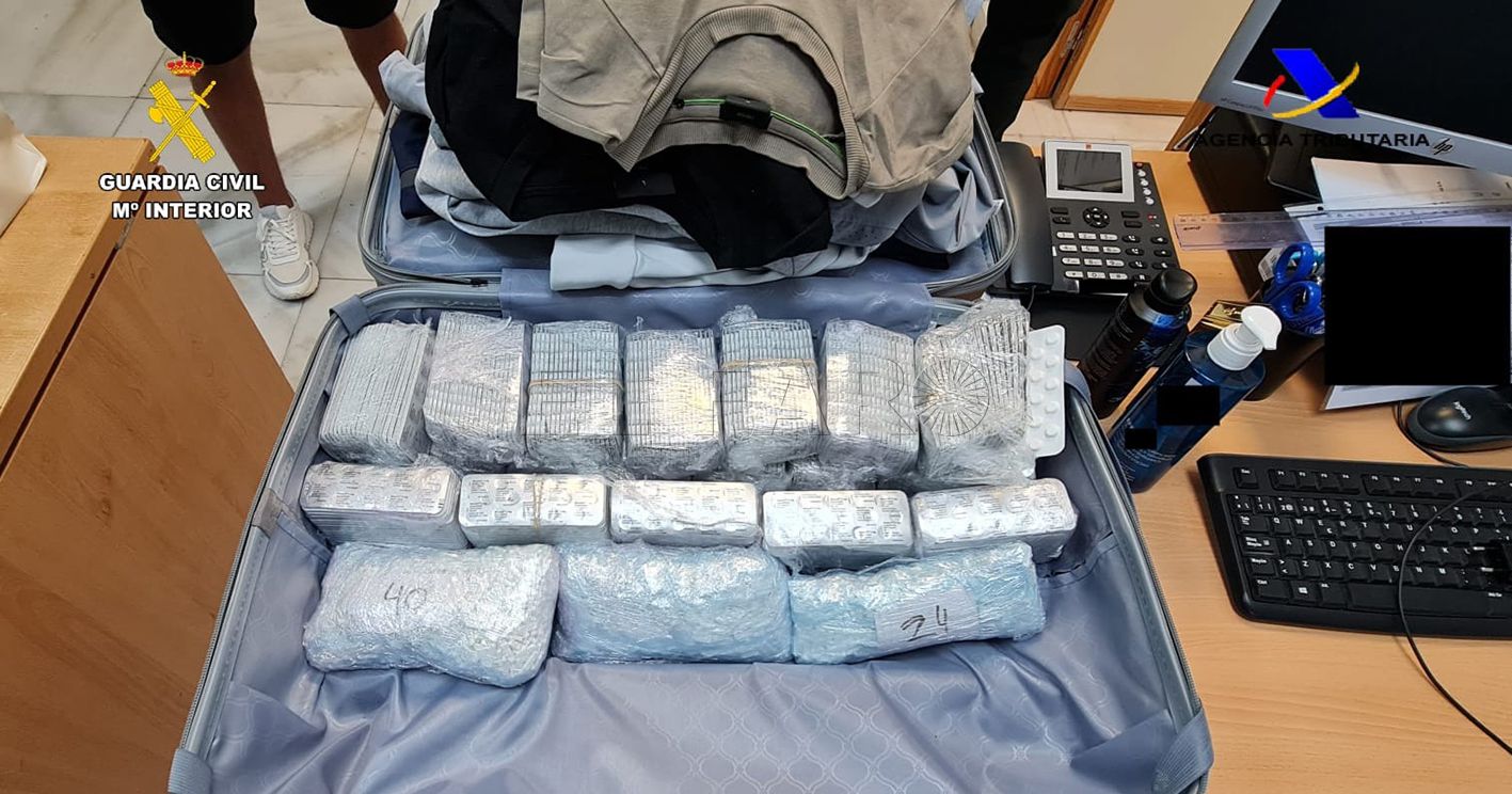 La Guardia Civil detiene a una persona por tráfico de drogas en el aeropuerto de Melilla