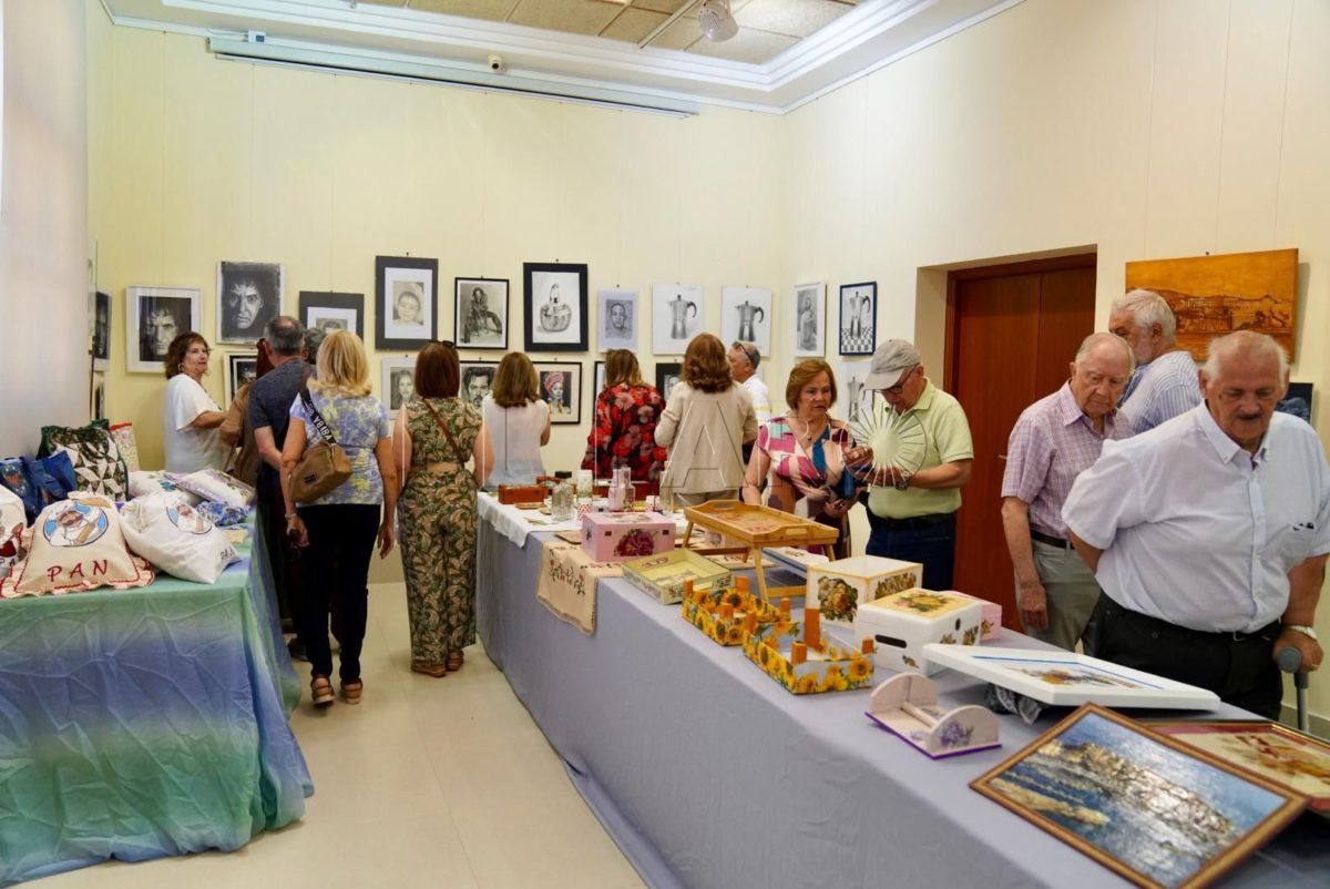 Aulas Culturales para Mayores cierra su curso más breve con la exposición de las obras de sus alumnos