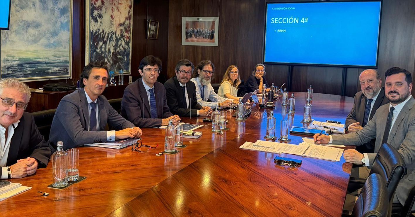 La Autoridad Portuaria trata el plan de empresa de 2024 y 2025 con Puertos del Estado