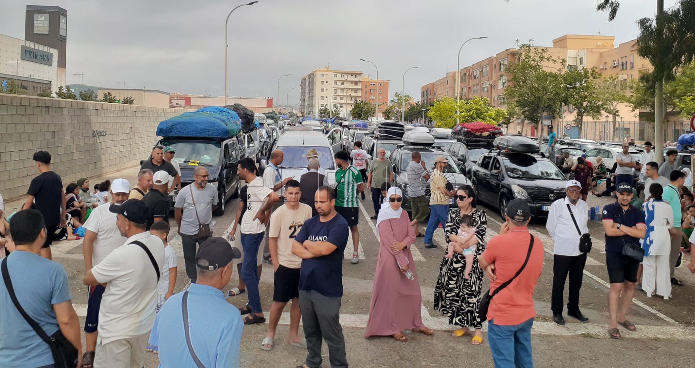 Más de mil vehículos salen de Melilla en dirección a Marruecos en un solo día
