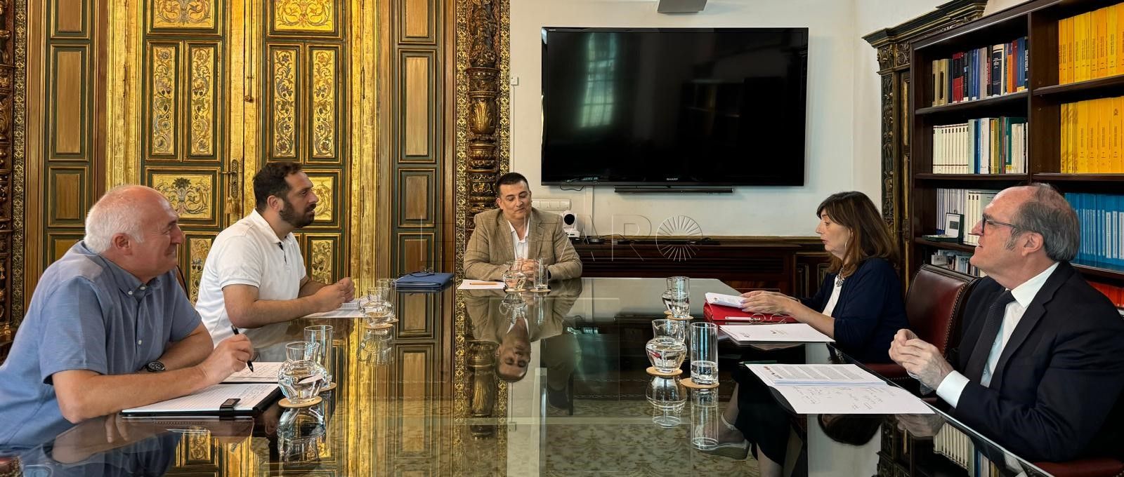 Asociaciones de militares se reúnen con el Defensor del Pueblo