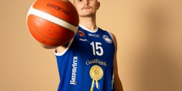 El conjunto colegial daba ayer a conocer el nombre de su primer fichaje de cara a la próxima temporada en Tercera FEB, tratándose del pívot sueco Malte Eriksson