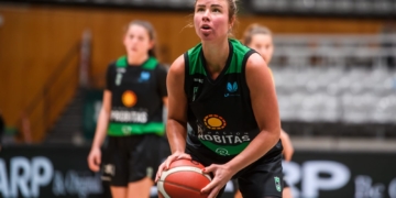 Marita Davydova se desenvuelve en la posición de pívot y llega procedente del Joventut de Badalona.