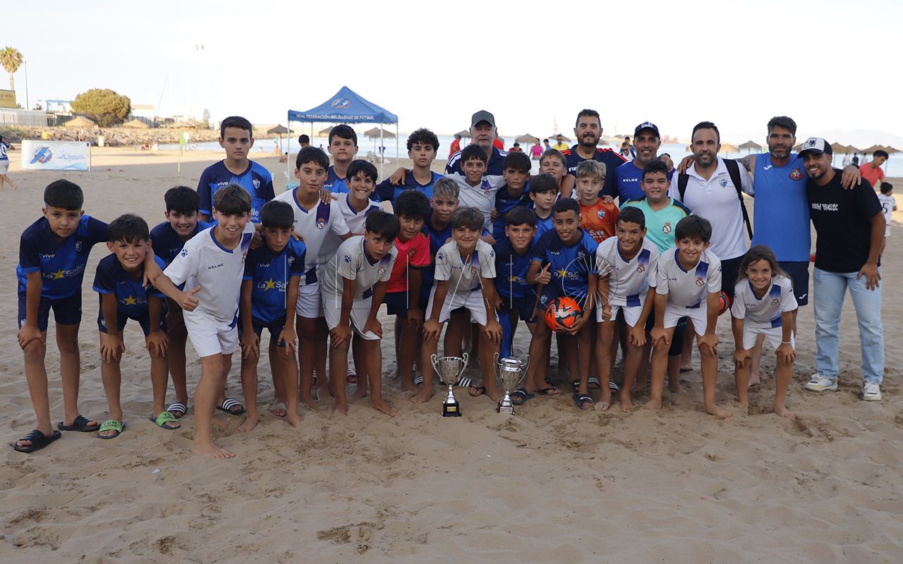La Peña Real Madrid vence a La Salle en la final del autonómico alevín de fútbol playa