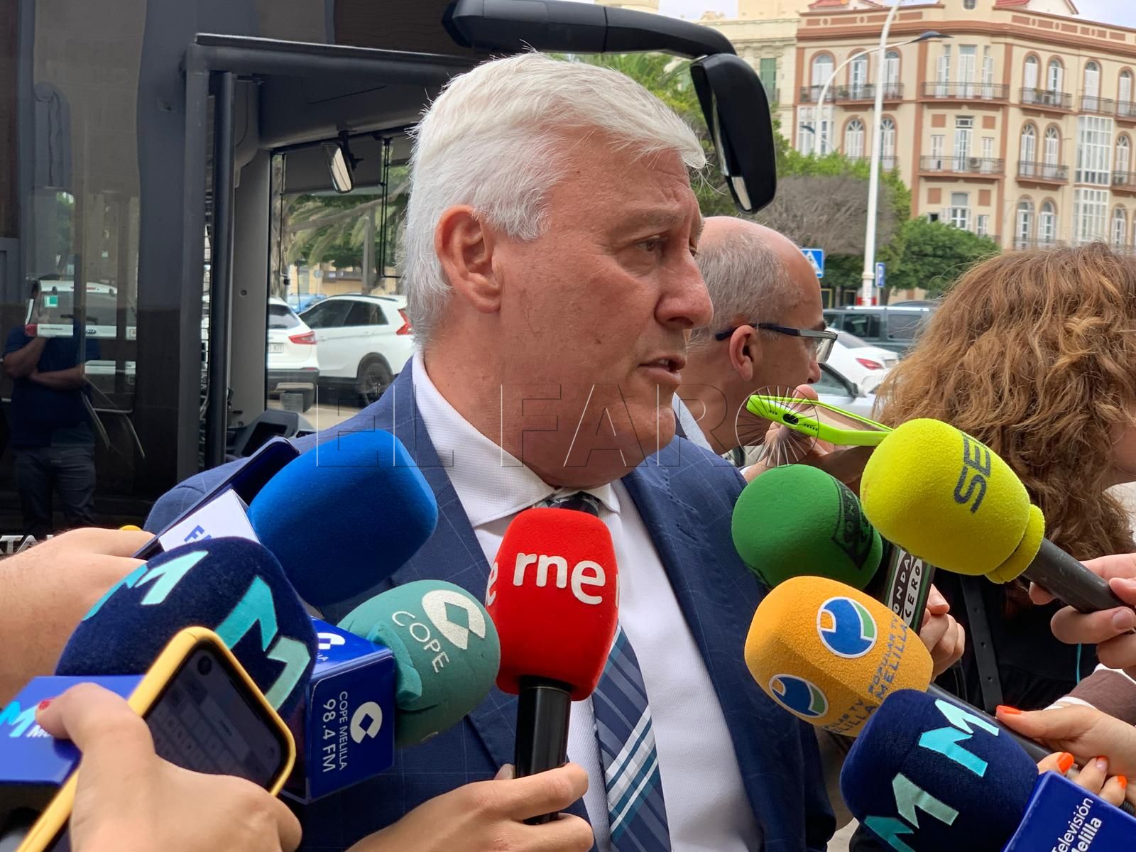 Medio Ambiente saneará la desembocadura del Río de Oro de inmediato