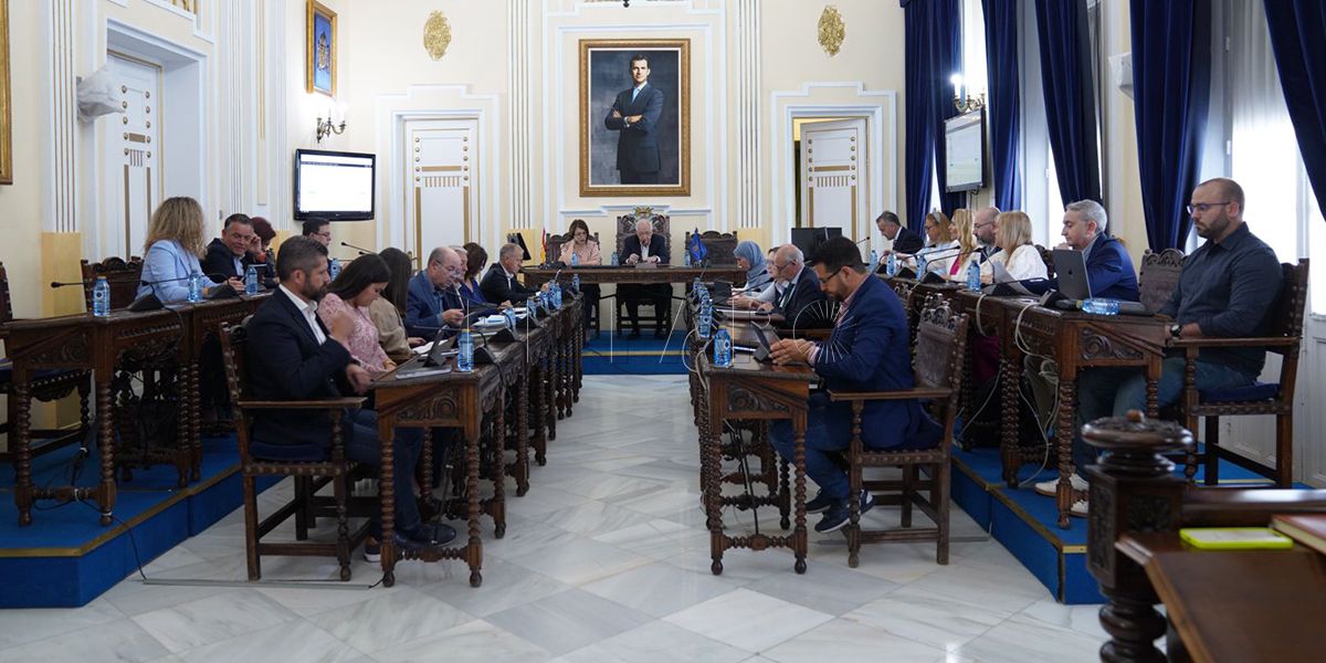 Acedo dice que es "un bochorno" que la delegada critique al Gobierno de Melilla