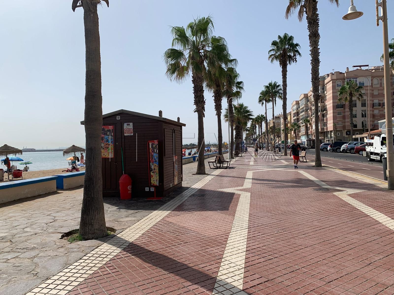 Los kioscos del paseo marítimo se pondrán en funcionamiento de manera inminente