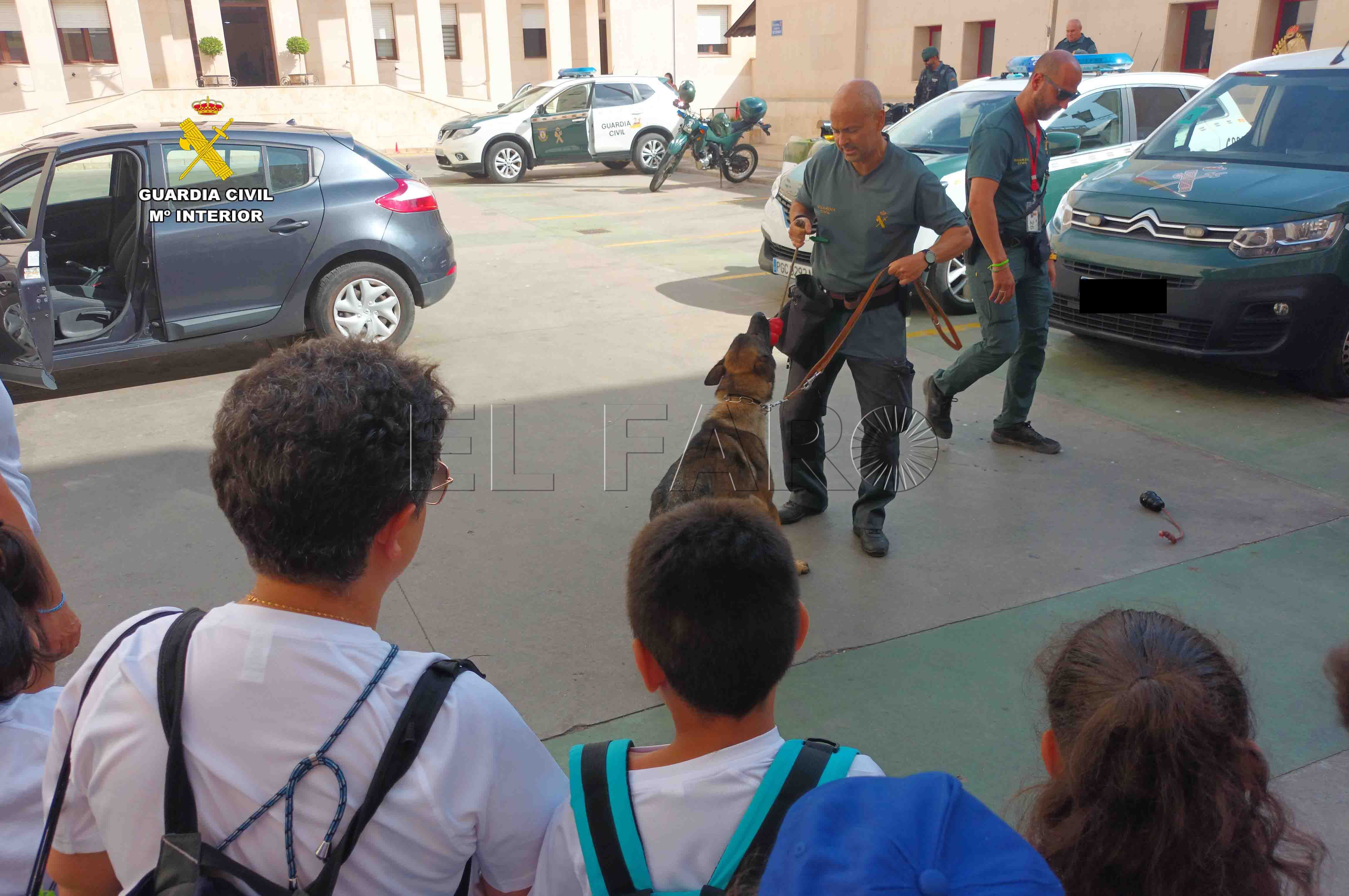 Jornadas de puertas abiertas para Cáritas Arciprestal en la Guardia Civil de Melilla