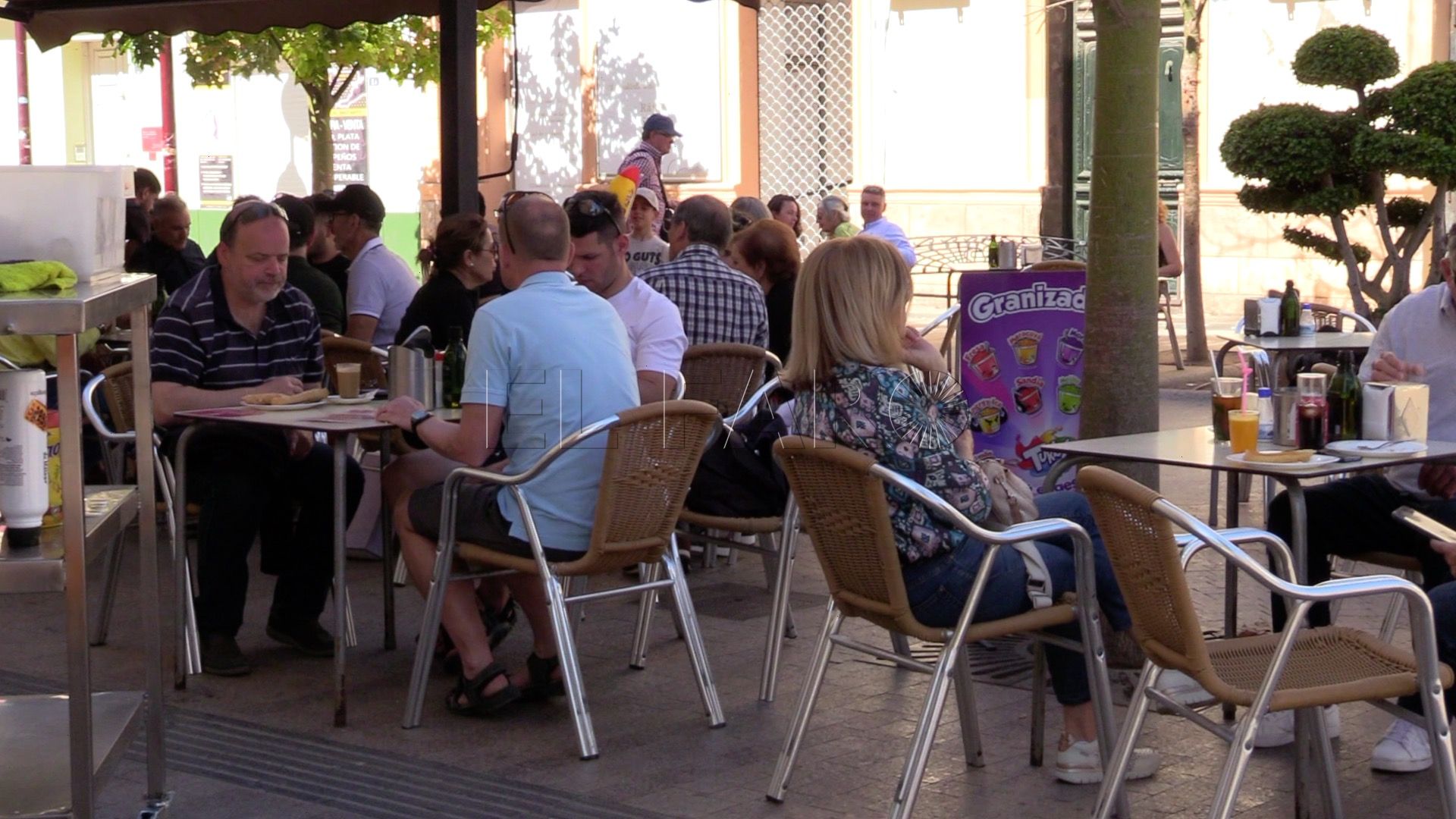 Quejas vecinales por el ruido de las terrazas de la calle Pedro Navarro
