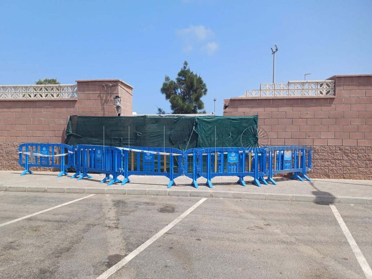 La Protectora de Animales aún mantiene los destrozos por el accidente del pasado fin de semana