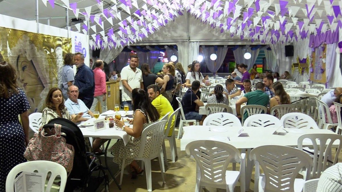 La caseta de Los Costaleros se consolida una Feria más como la única opción para los celíacos de Melilla