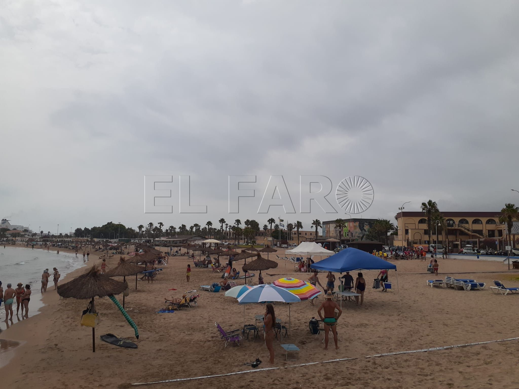 La Policía Local “solo avisa” a los playeros sobre las normas