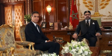 GRAF1960. RABAT, 19/11/2018.- El presidente del Gobierno español, Pedro Sánchez (i), y el rey Mohamed VI de Marruecos durante el encuentro mantenido hoy en el Palacio Real de Rabat. EFE/Ballesteros