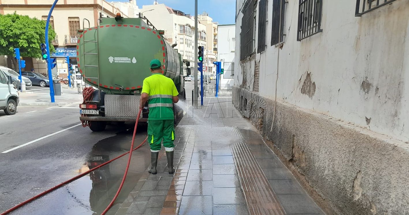 La Ciudad se emplea a fondo en la limpieza de Horcas Coloradas, Galápagos, General Marina y Álvaro de Bazán