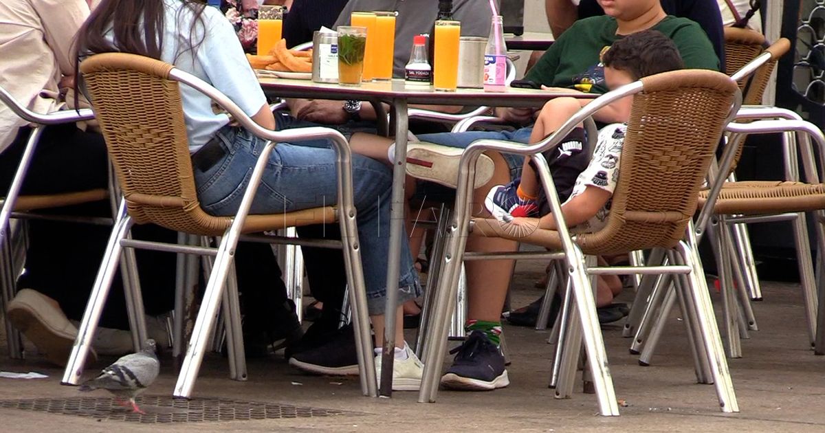 Una plataforma de infancia pide endurecer la publicidad de los alimentos dirigida a los menores