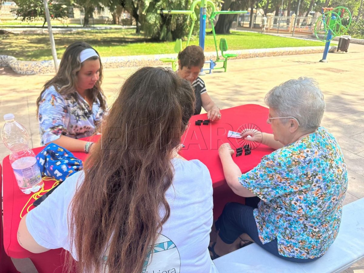 Los talleres de 'La vida es oro' salen a la calle para disfrute de abuelos y nietos
