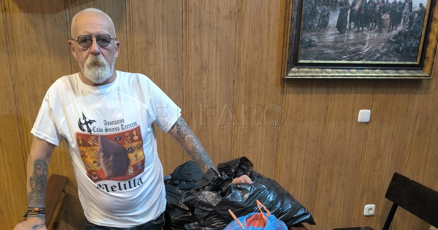 La Asociación Cabo Suceso Terrero hace una donación de ropa a Cáritas Castrense