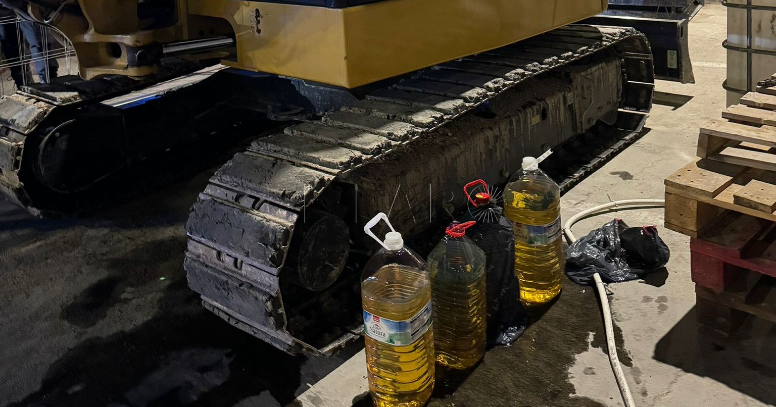 Sorprendido in fraganti cuando robaba combustible de una retroexcavadora