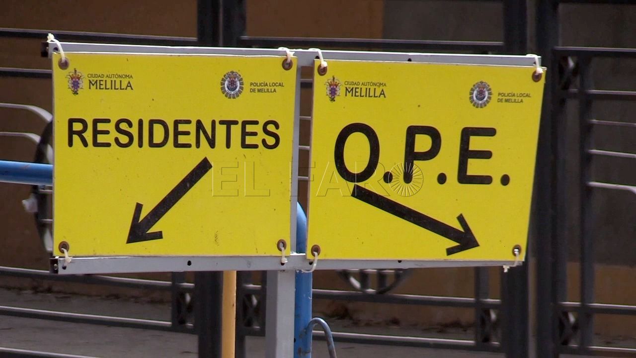 Casi seiscientos vehículos salen de Melilla rumbo a Marruecos este domingo