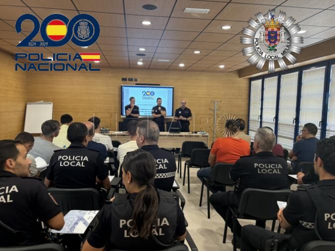 La Policía Nacional imparte un curso sobre Ley de Extranjería a la Policía Local