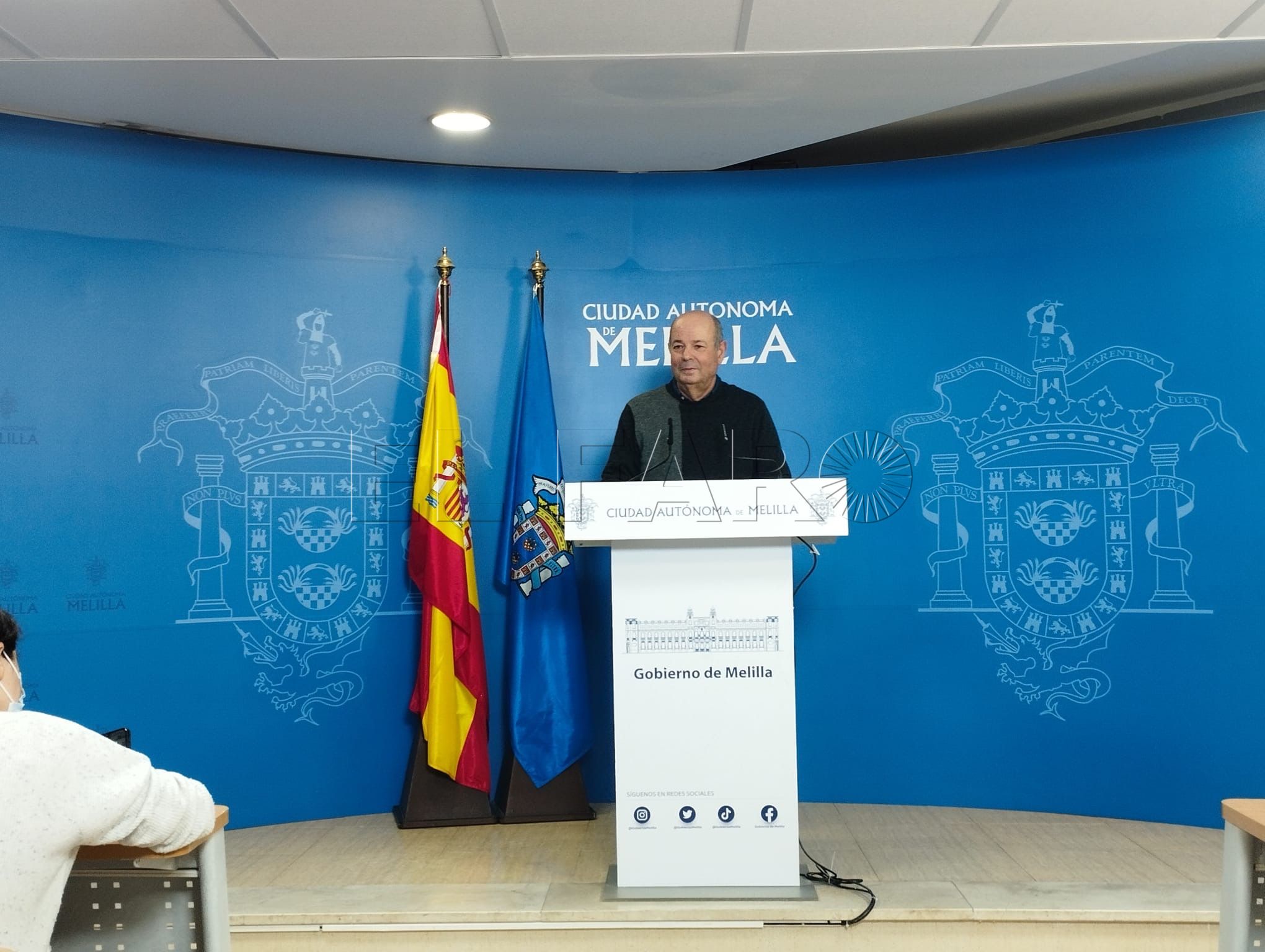 Conesa invita a Azmani a llevar a los tribunales la contratación menor