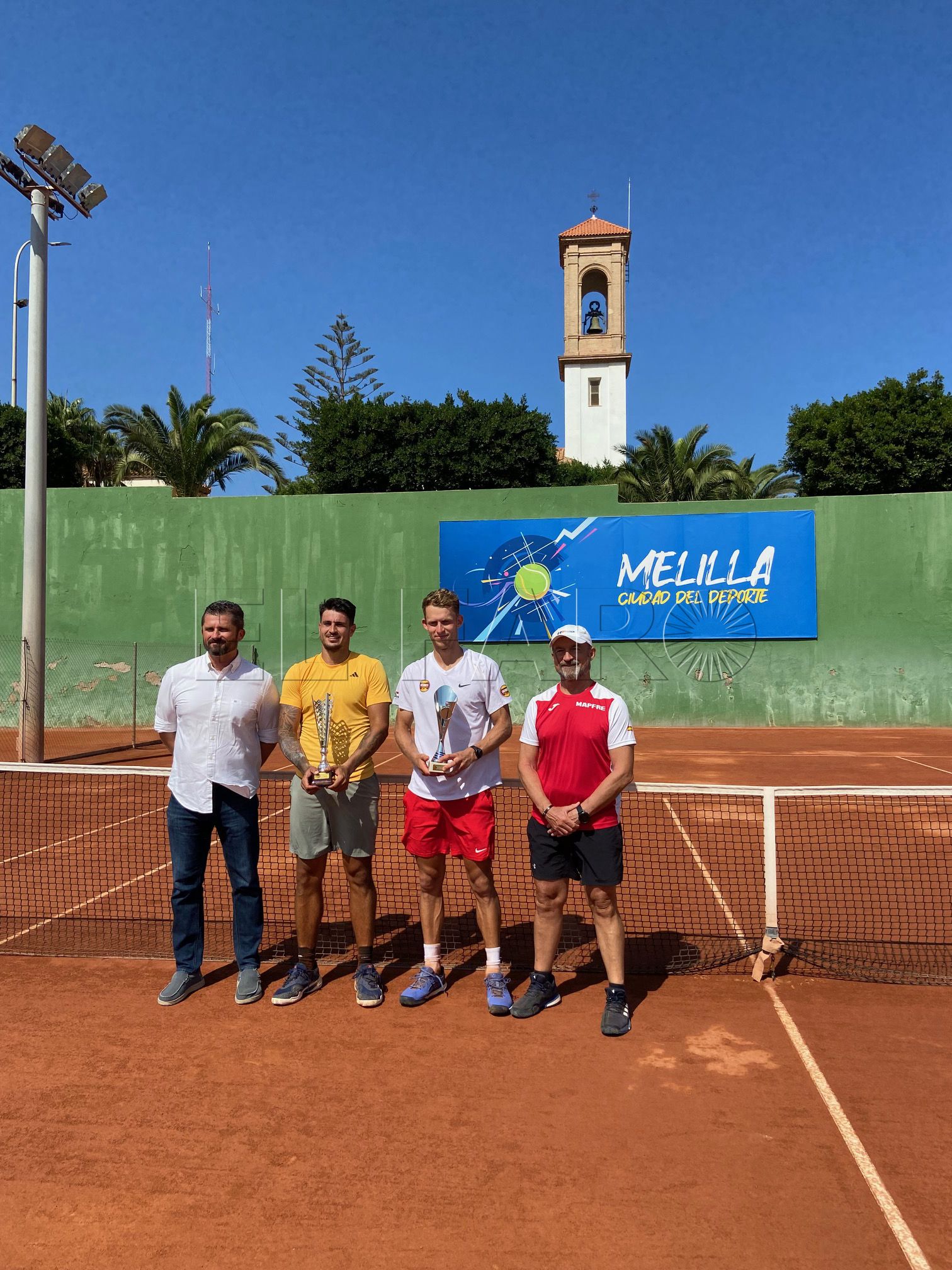 Imanol López, campeón del torneo individual de tenis