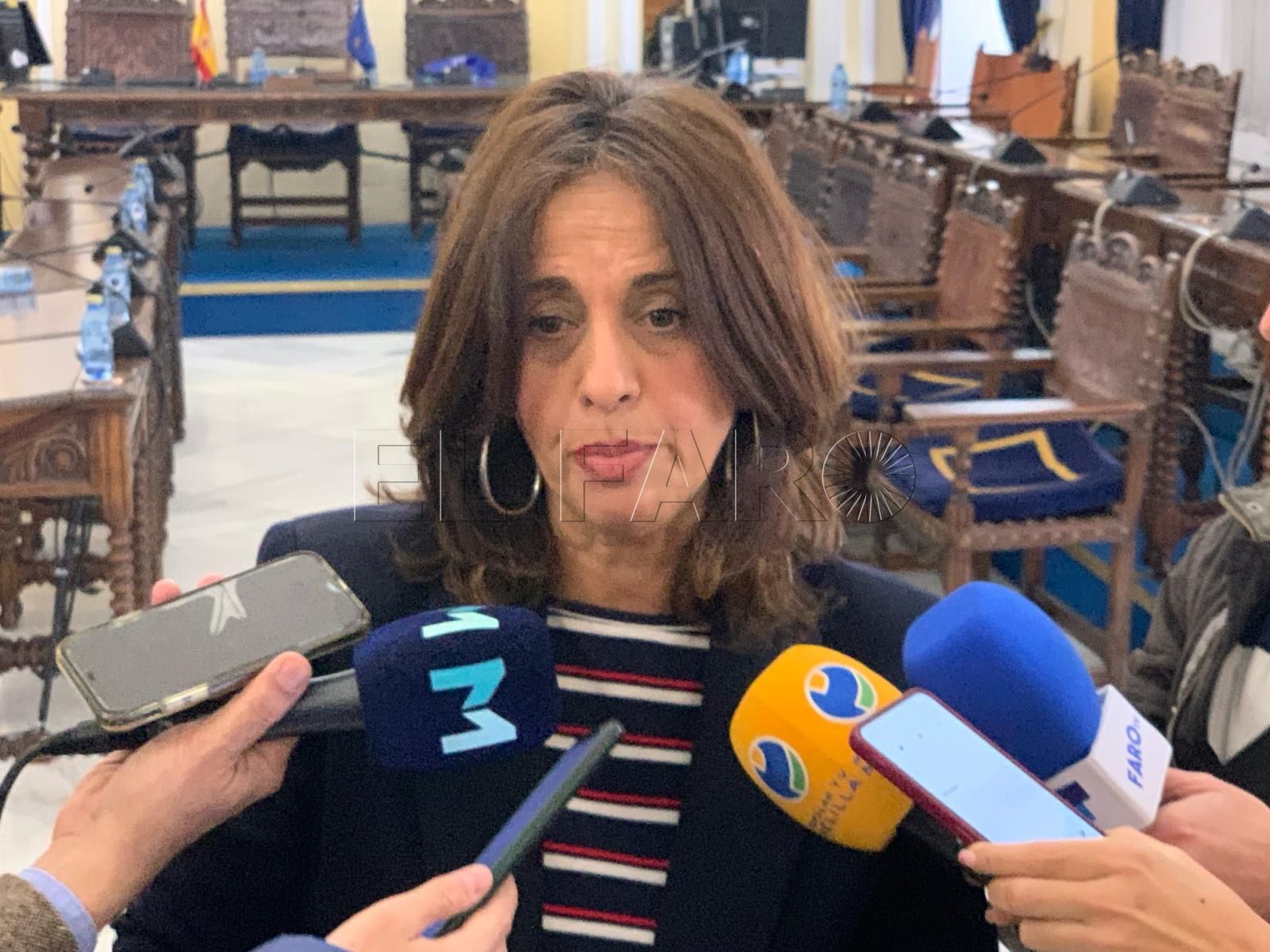 Mohatar afea a la delegada "que no vea necesario" controlar los precios con Málaga y Madrid