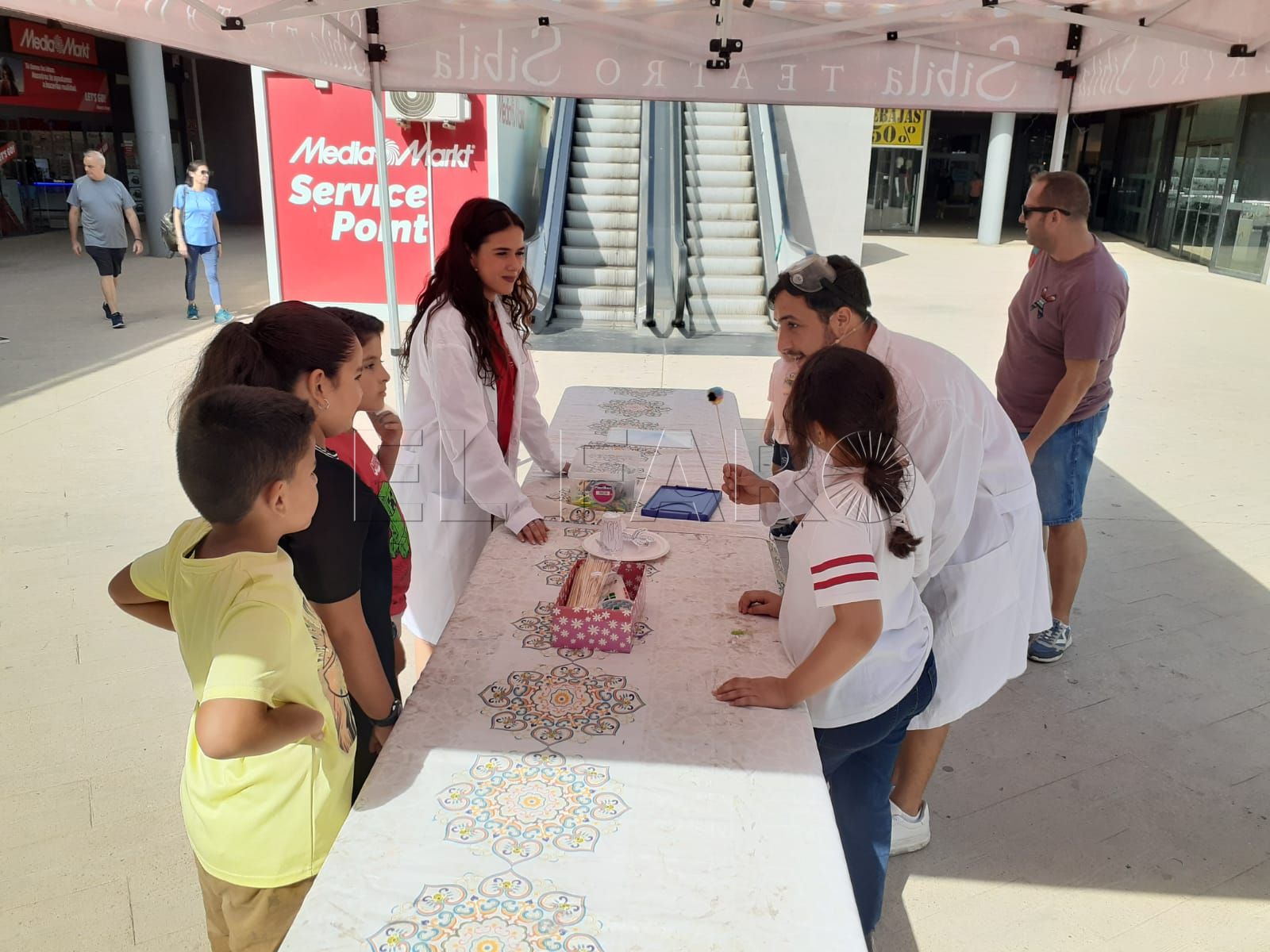 El grupo de Teatro Sibila triunfa con sus actividades infantiles en el Parque Murias
