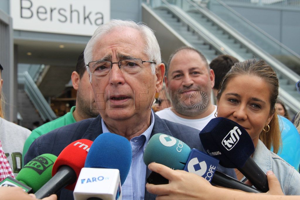 Imbroda habla de "efecto llamada" entre menores migrantes