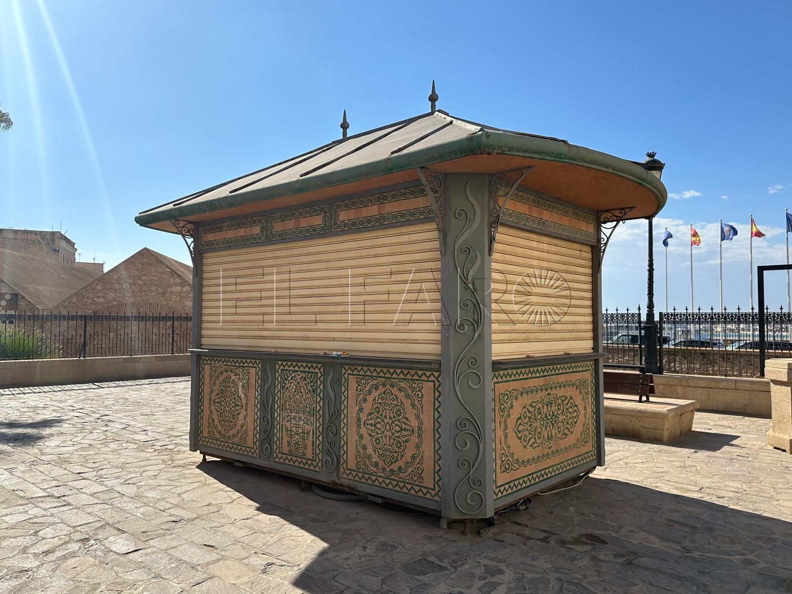 Adiós a los dos kioscos de Melilla la Vieja