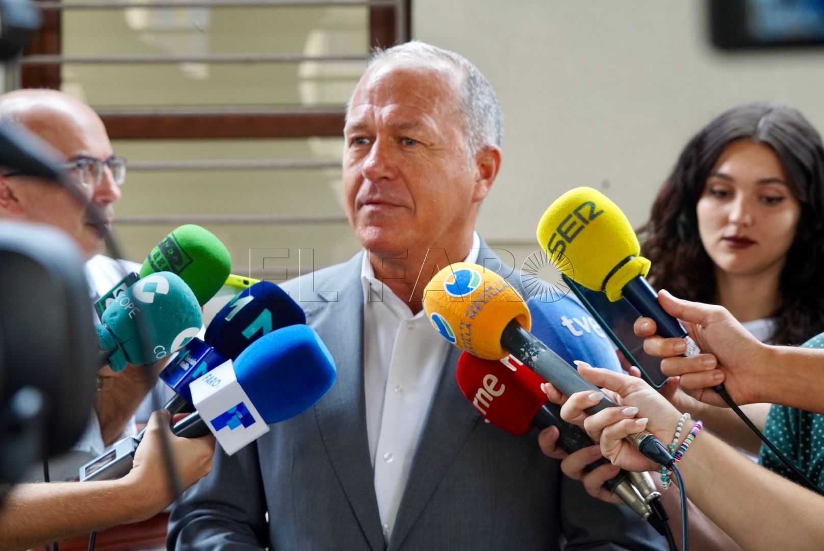 El Gobierno niega que la carta de Mónica García fuera un error administrativo, como dice Sanidad