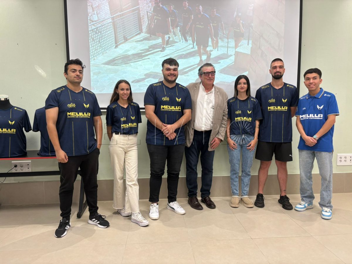 Melilla Titans vuelve al azul en su nueva camiseta como guiño al color de Melilla