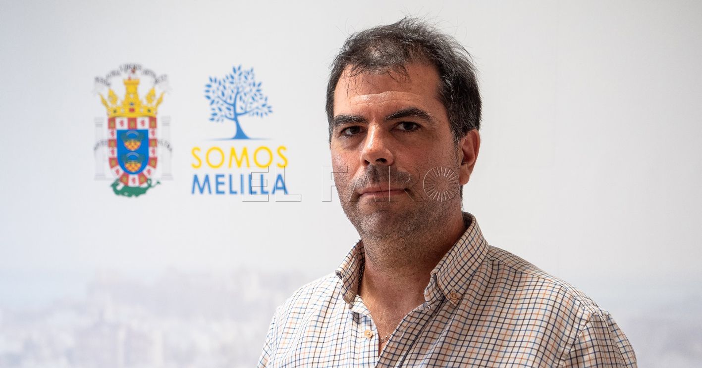 Somos Melilla señala los desperfectos del techo de amianto del pabellón Lázaro Fernández