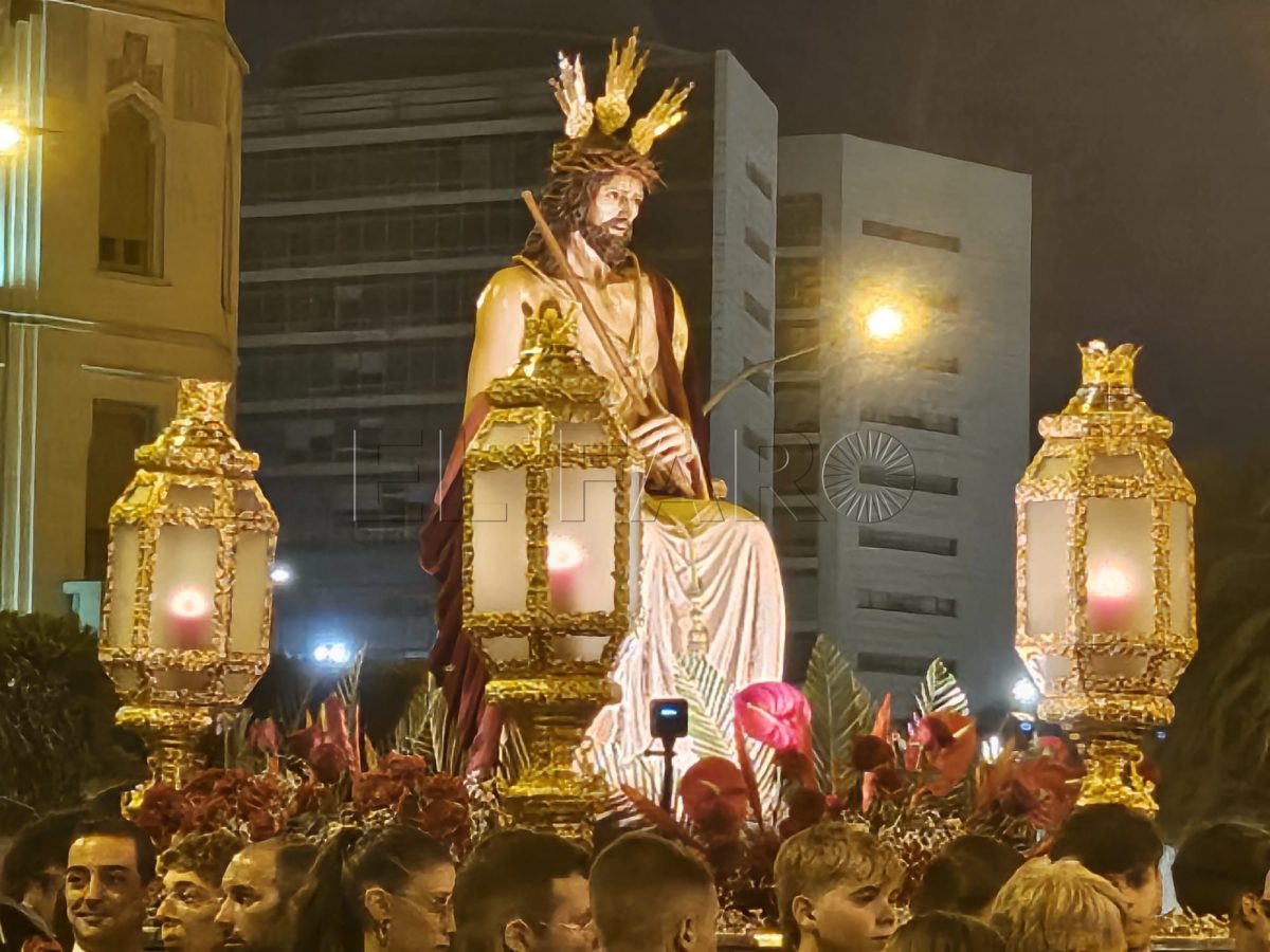 Procesión de la cofradía castrense por el XXV aniversario de la hechura de sus imágenes