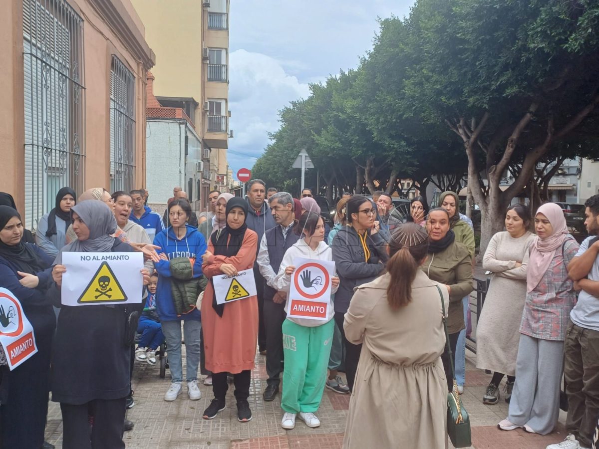 Sindicatos, docentes y padres exigen una solución para el "mal estado" de las aulas de infantil del CEIP Real