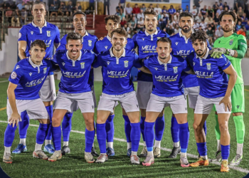 El once inicial de la escuadra azulina posaba antes del inicio del encuentro frente a la escuadra del conjunto ‘espartero’.