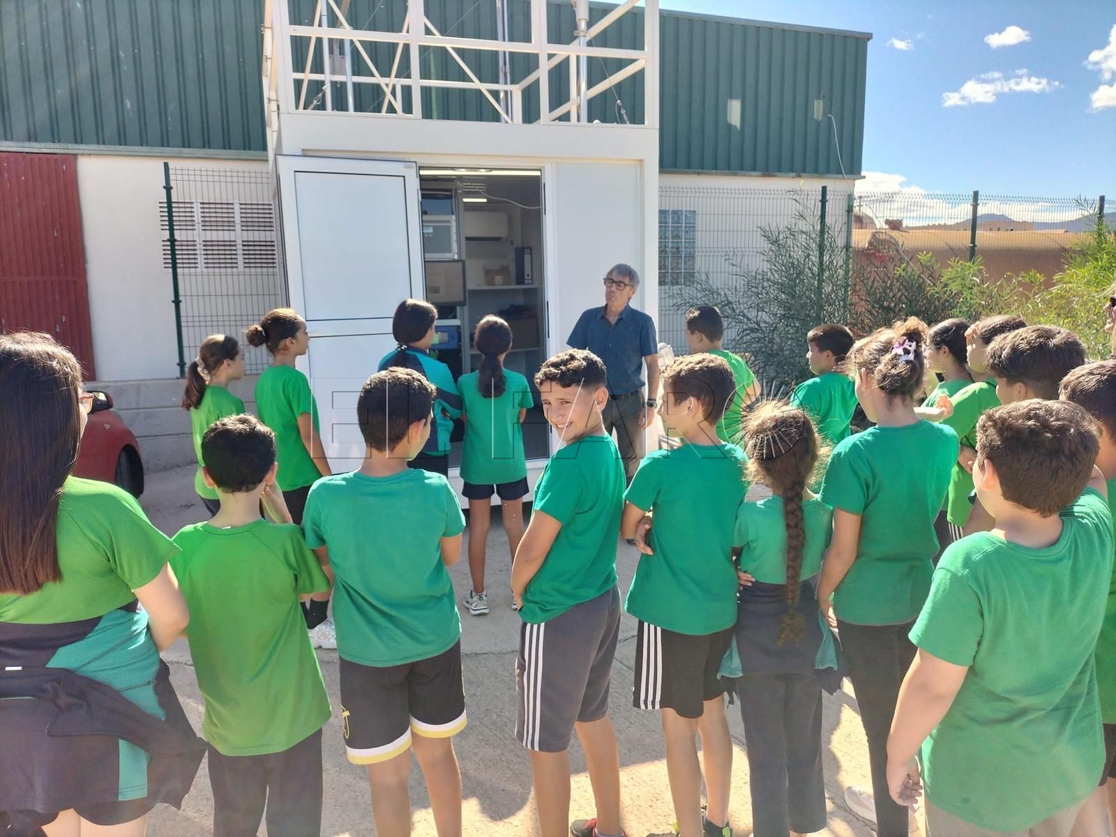 Escolares aprenden cómo se mide la calidad del aire